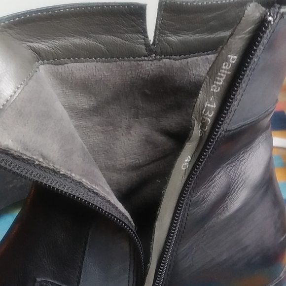 Leather ankle boots, black with grey and burgundy accents - Picture 6 of 7